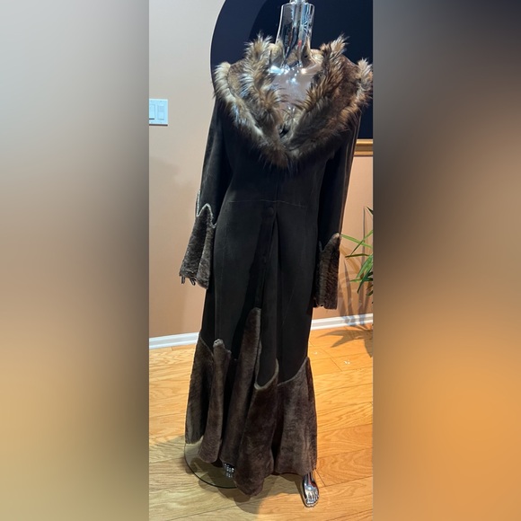 Elegant Brown Fox Trimmed shearling Coat